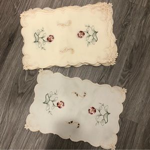 NEW| Vintage 90’s Embroidered Placemats